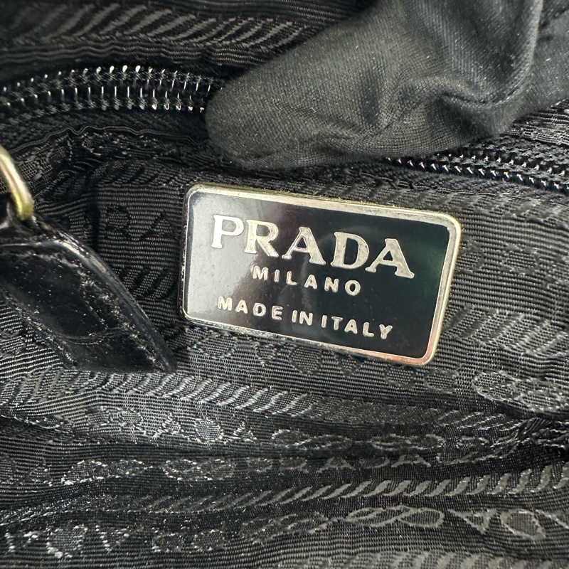 【赫蒂國際精品】Prada 普拉達 鱷魚紋壓花後背包 vintage-9