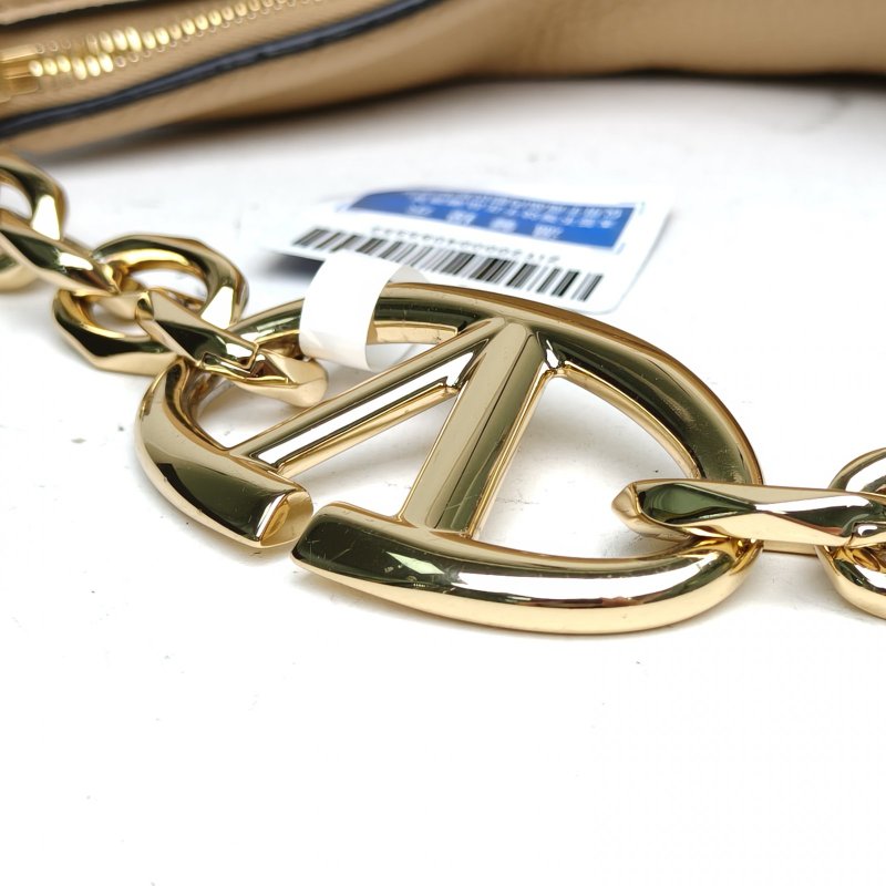 VALENTINO 卡其色牛皮金扣VLogomoonhobo月亮包肩背包-4