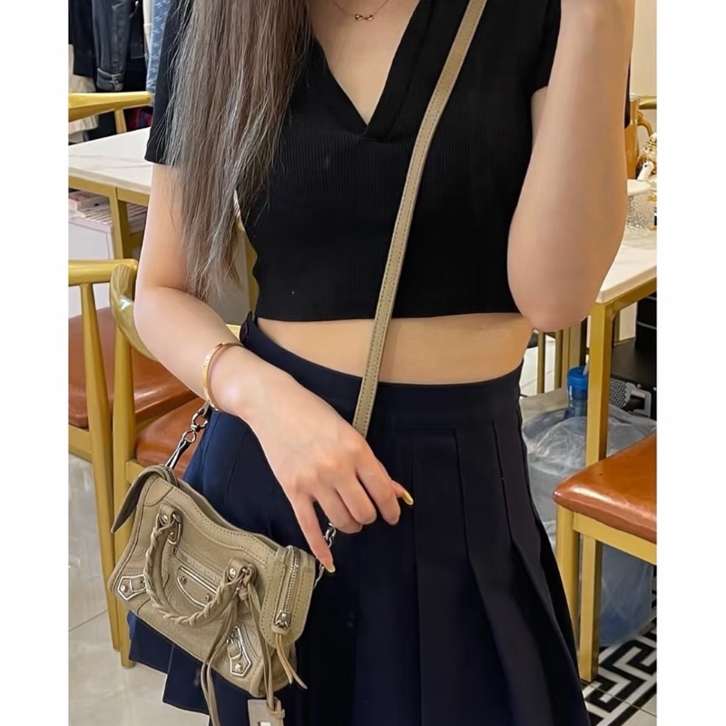 Balenciaga巴黎世家 mini city機車包，尺寸24*15*8cm，山羊皮，銀釘編織手柄-8