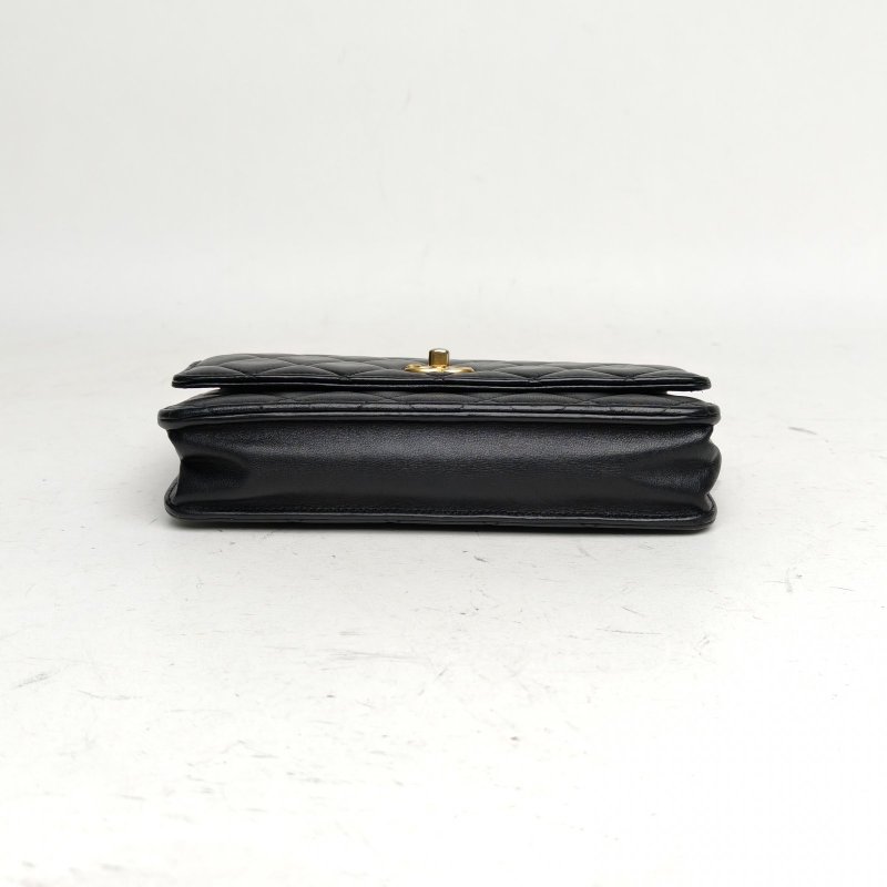 CHANEL CFWOC19黑色羊皮晶片開金扣金球調節扣肩背包-4