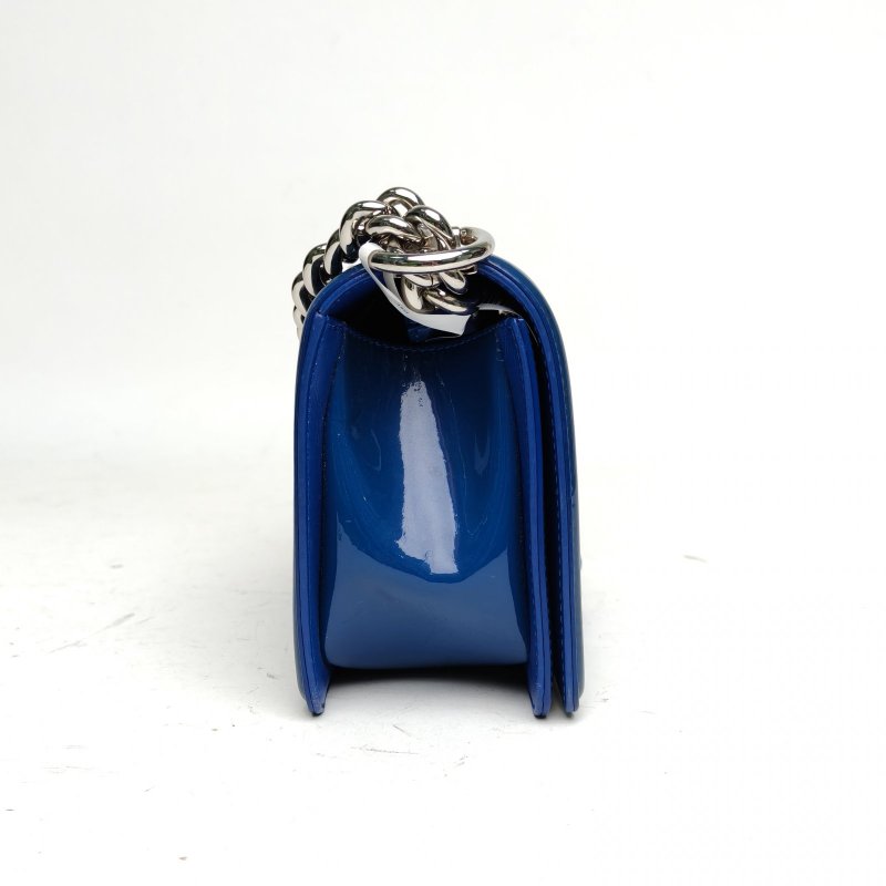 CHANEL Leboy小號20.5藍色漆皮20開藍扣肩背包-3