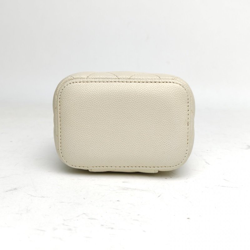 CHANEL 白色荔枝牛皮31開金扣方盒子化妝包無鏡子肩背包-4