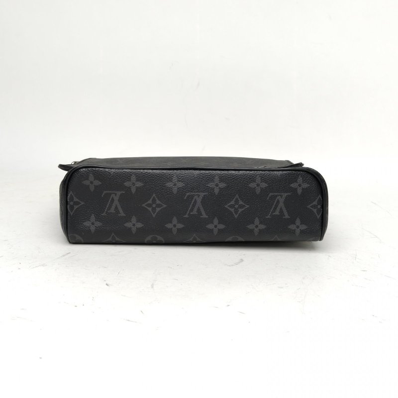 LOUIS VUITTON DISTRICT郵差包小號25黑色PVC2017肩背包-4