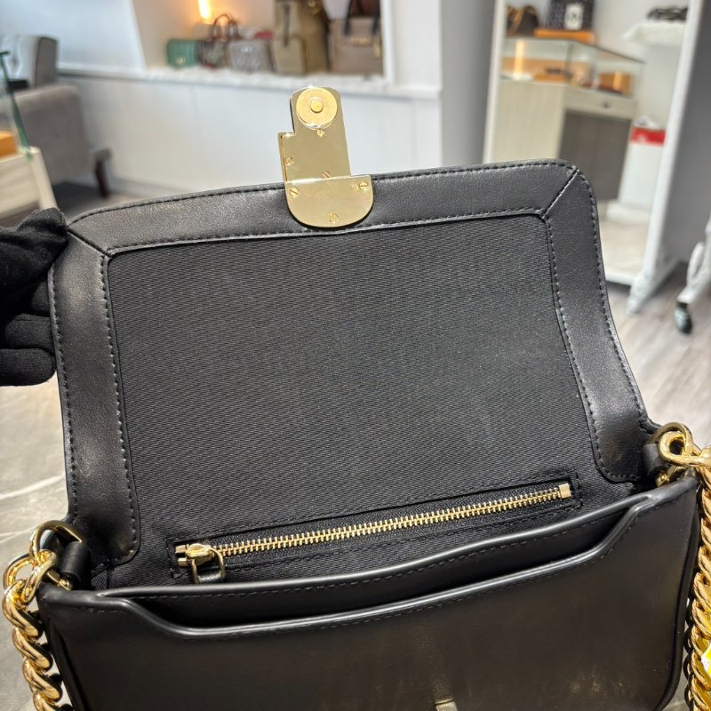 【全新品🔥】MJ THE J MARC 光滑皮革翻蓋鏈帶寬背帶斜背包-3