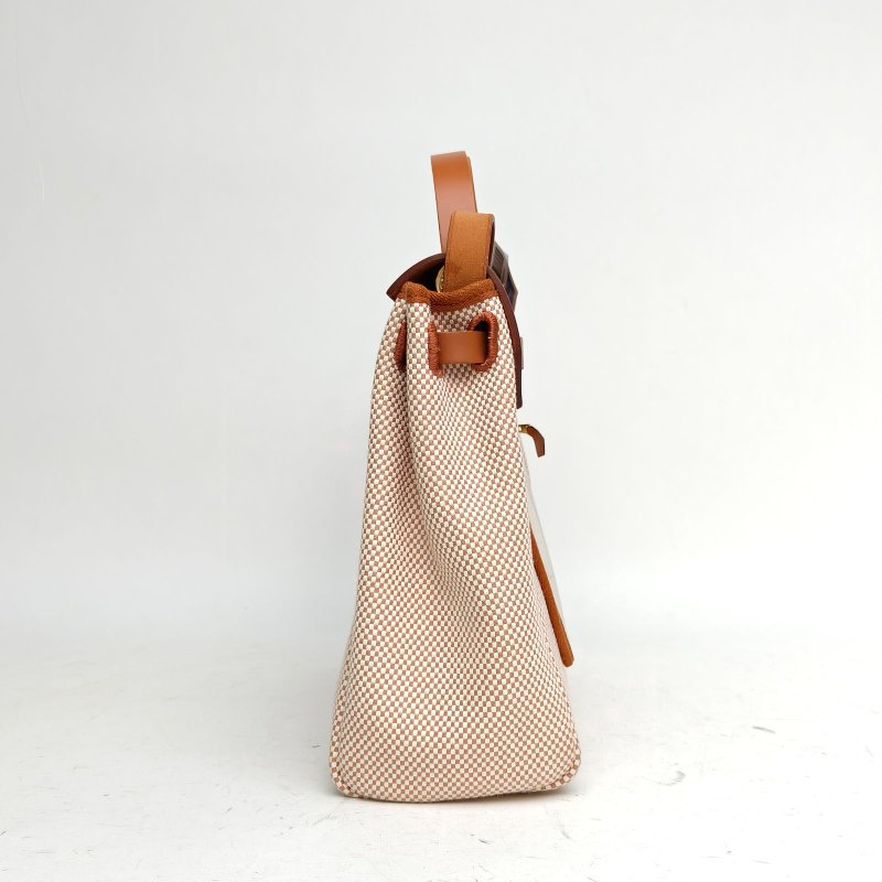 HERMES Herbag31金棕色編織帆布/牛皮U刻金扣肩背包-1
