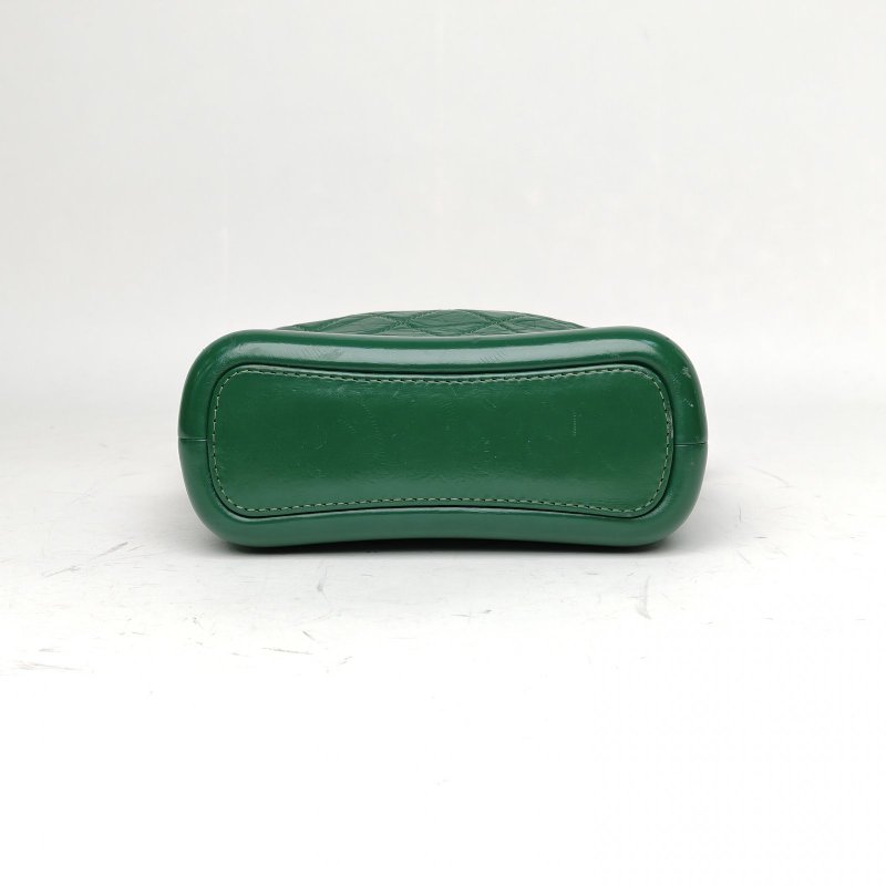 CHANEL GABRIELLE流浪小號綠色牛皮28開金銀扣肩背包-4