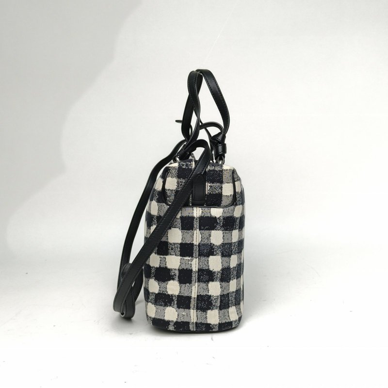 CELINE 黑白帆布softcube手提盒子包肩背包-1