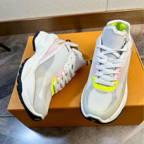 99🆕LV 路易威登 run 55 爆款網眼印花運動鞋 休閒鞋 老爹鞋 運動鞋 仙女配色 增高顯腿長 女款 尺碼：35.5碼