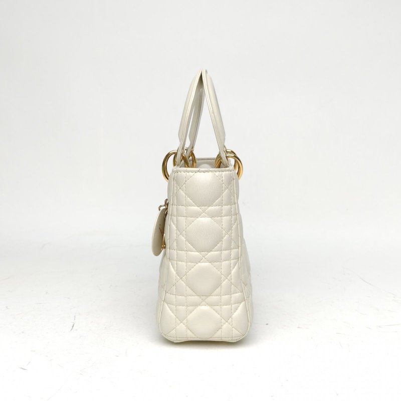 DIOR Lady戴妃包四格徽章肩帶白色金扣2017肩背包-1