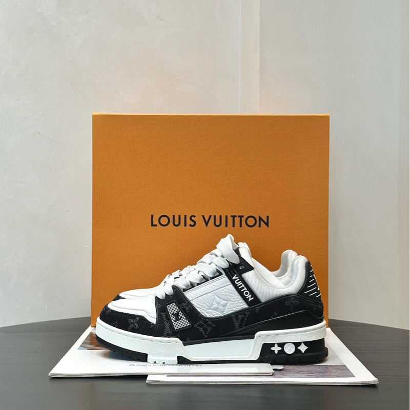 99🆕LV/路易威登 TRAINER 白色拼黑皮面壓紋35碼運動鞋板鞋休閒鞋-2