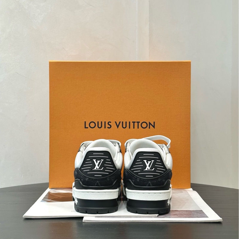 99🆕LV/路易威登 TRAINER 白色拼黑皮面壓紋35碼運動鞋板鞋休閒鞋-3