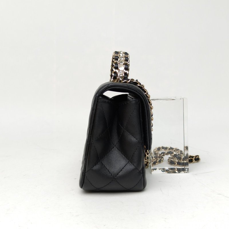 CHANEL 23ACF口蓋包黑色羊皮晶片金扣水鑽肩背包-1