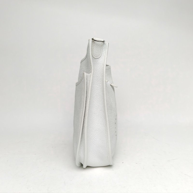 HERMES Evelyne小號29白色TC皮X刻銀扣肩背包-1