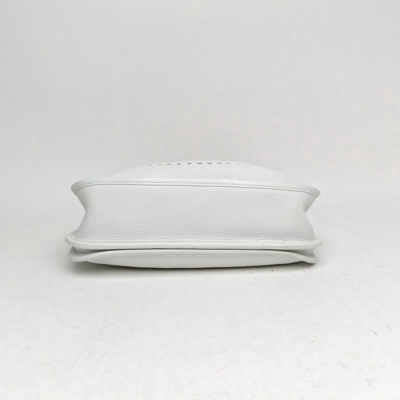 HERMES Evelyne小號29白色TC皮X刻銀扣肩背包-4