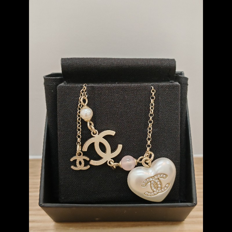Chanel Necklace with heart-1