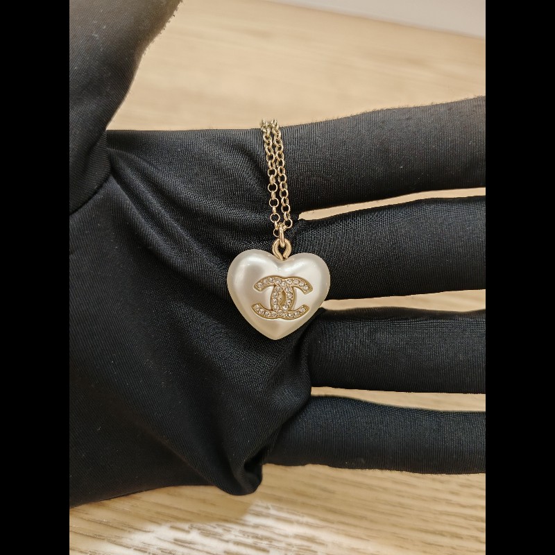Chanel Necklace with heart-3