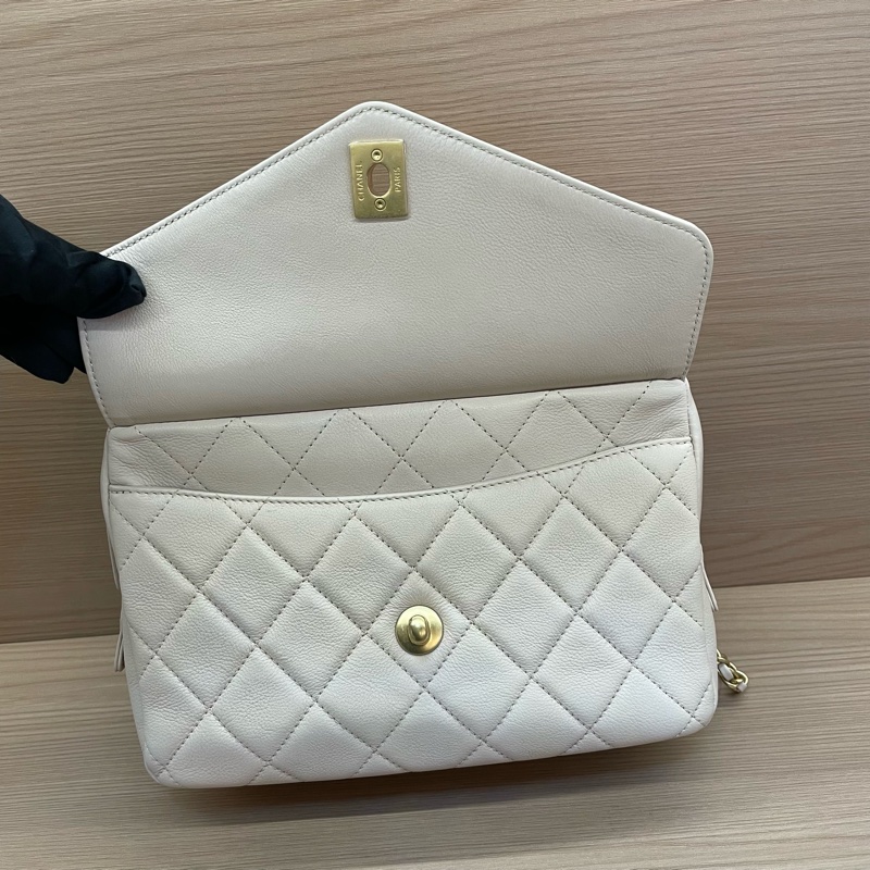 NO:D19 Chanel香奈兒 郵差包米色 牛皮中號 2019年 28開 手提單肩斜挎鏈條包 尺寸底長22*高15*寬8* 有卡 無塵袋無盒子-10