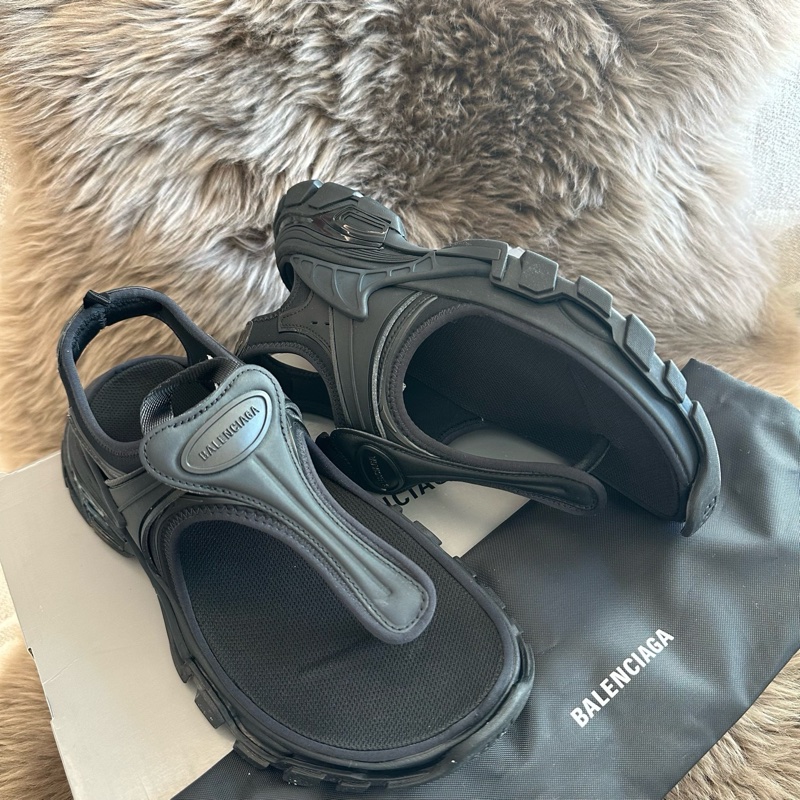 僅試穿 巴黎世家 Track 沙灘涼鞋 黑色 尺碼：37 配塵袋-2