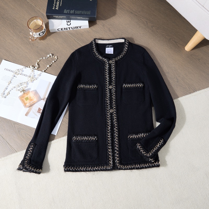 CHANEL經典黑色針織開衫-1