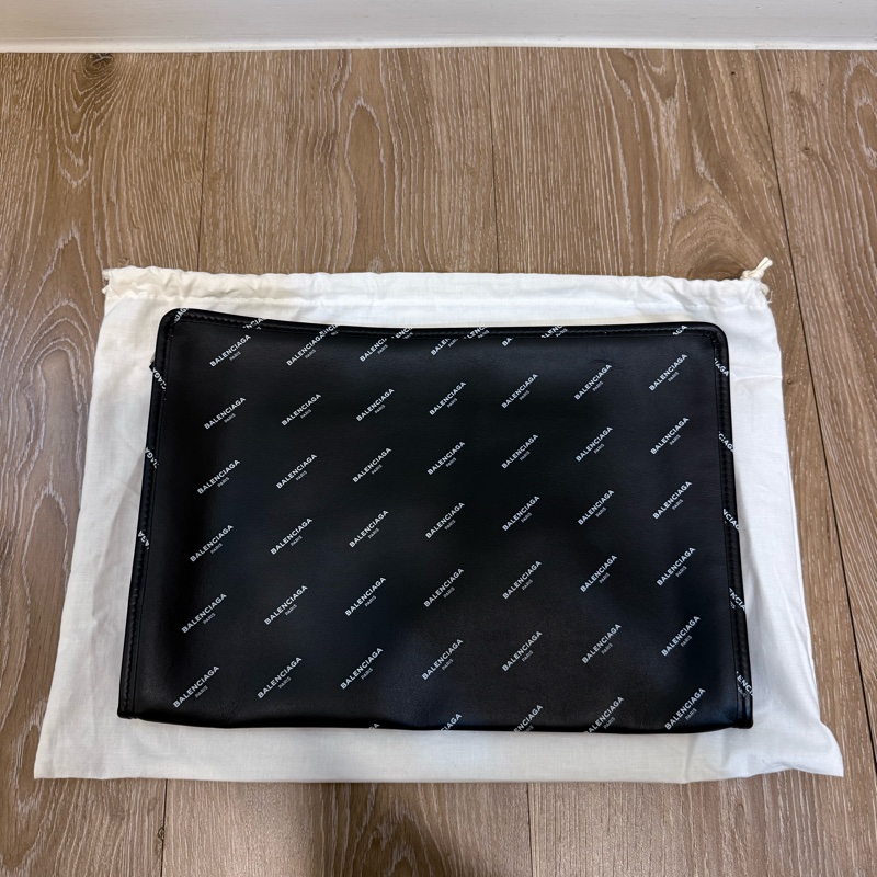 Balenciaga 巴黎世家 滿版 Logo 小牛皮拉鍊手拿包-7