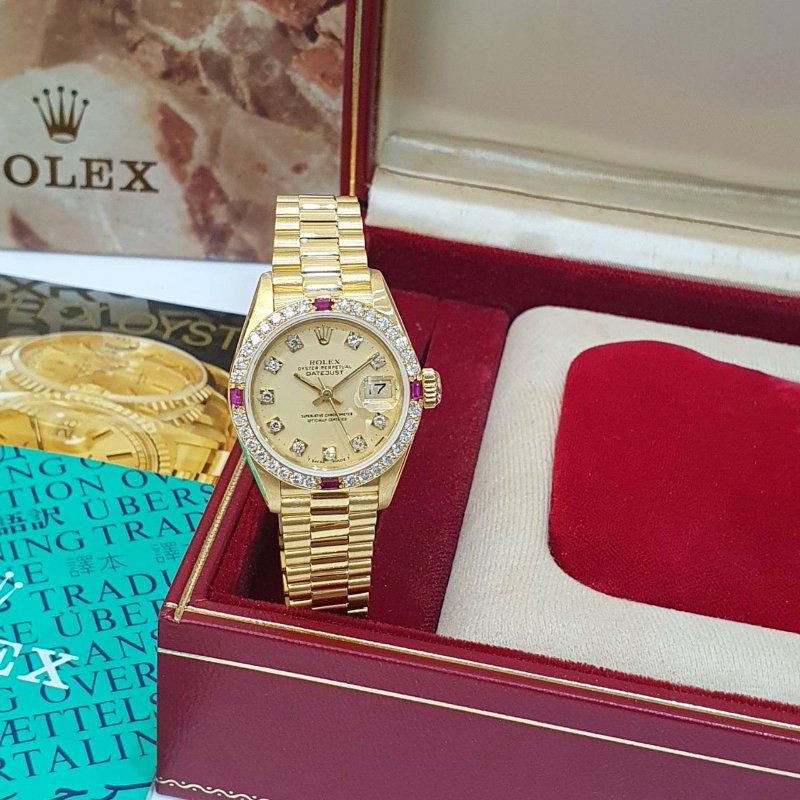 【大眾名錶】ROLEX 勞力士69178 Datejust 蠔式女錶 18K金 金色十鑽面盤 後加紅寶鑽石圈 錶徑26mm 自動上鍊 大眾名錶G256-1
