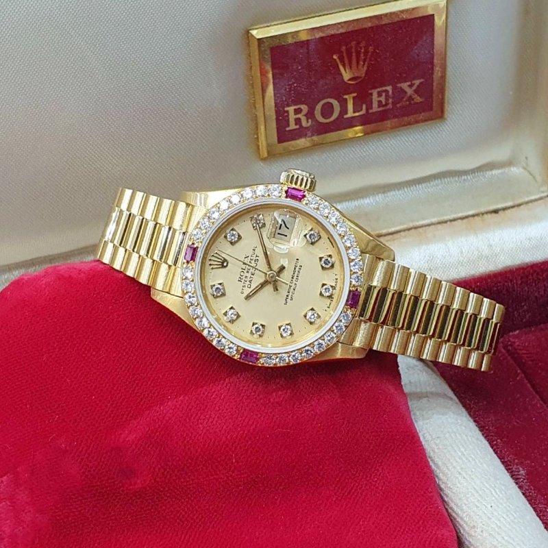 【大眾名錶】ROLEX 勞力士69178 Datejust 蠔式女錶 18K金 金色十鑽面盤 後加紅寶鑽石圈 錶徑26mm 自動上鍊 大眾名錶G256-2