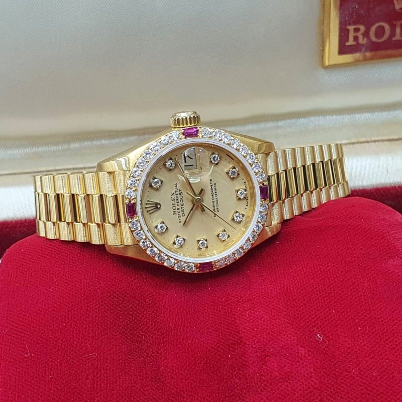 【大眾名錶】ROLEX 勞力士69178 Datejust 蠔式女錶 18K金 金色十鑽面盤 後加紅寶鑽石圈 錶徑26mm 自動上鍊 大眾名錶G256-4