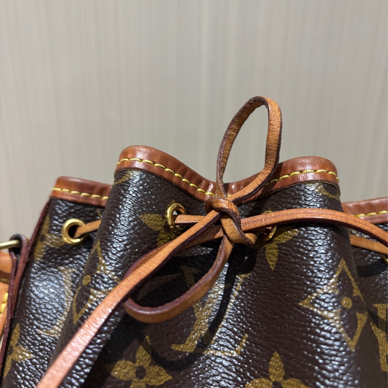 LV nano 側背小包-14