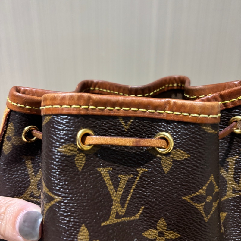 LV nano 側背小包-23