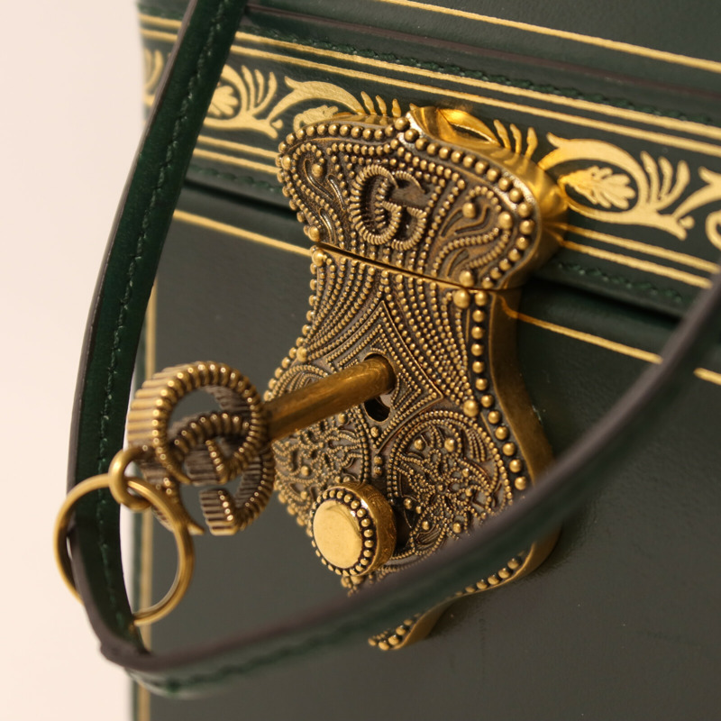 GUCCI 牛皮皮革Mini Geometric Clutch手拿包-16