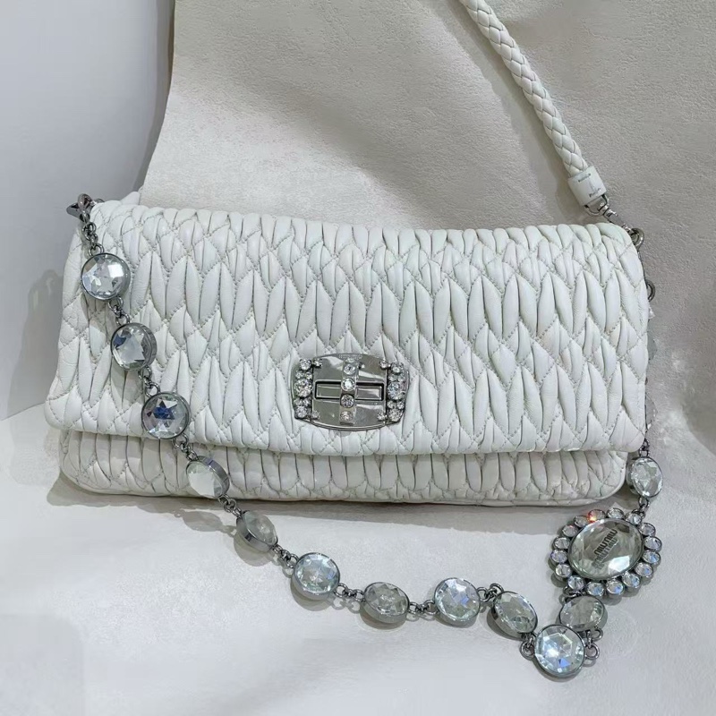 miumiu繆繆寶石鏈條包-1