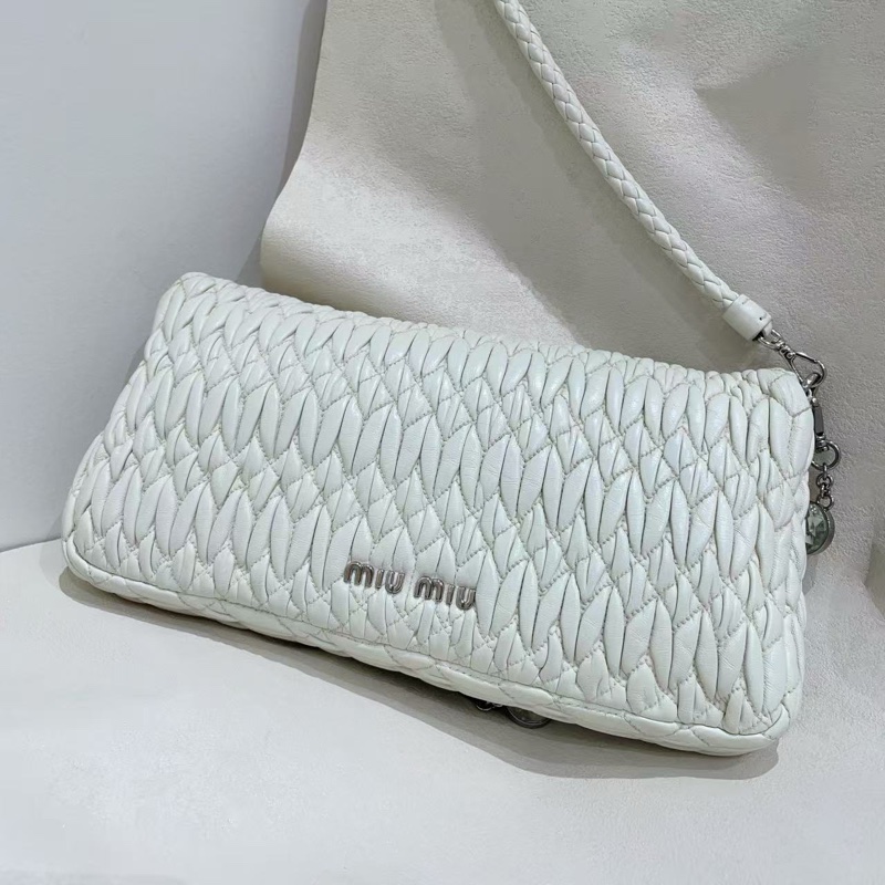 miumiu繆繆寶石鏈條包-2