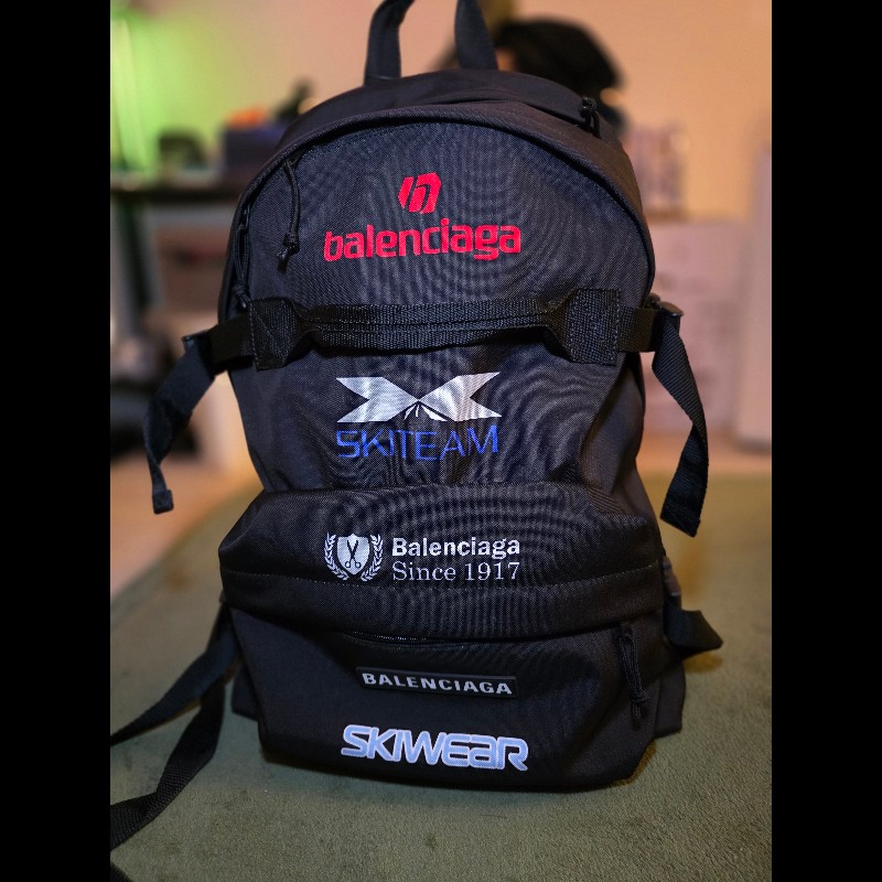現省一萬！Balenciaga 當季官網熱賣 Ski 背包-0
