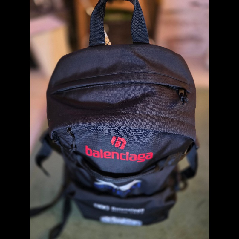 現省一萬！Balenciaga 當季官網熱賣 Ski 背包-2