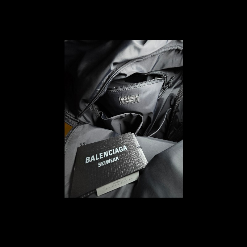 現省一萬！Balenciaga 當季官網熱賣 Ski 背包-10