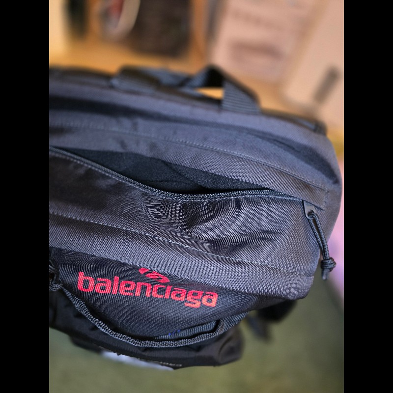 現省一萬！Balenciaga 當季官網熱賣 Ski 背包-13