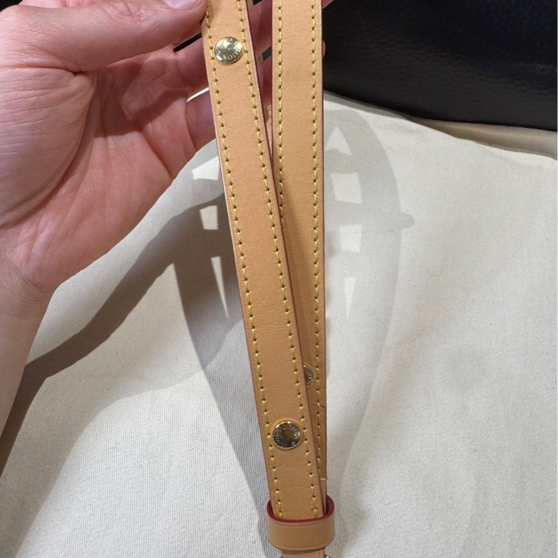 99新 Lv 黃牛角 晶片款-17