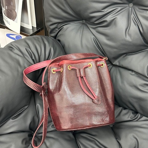 【赫蒂國際精品】Gucci 古馳 酒紅色壓紋皮革水桶包 vintage