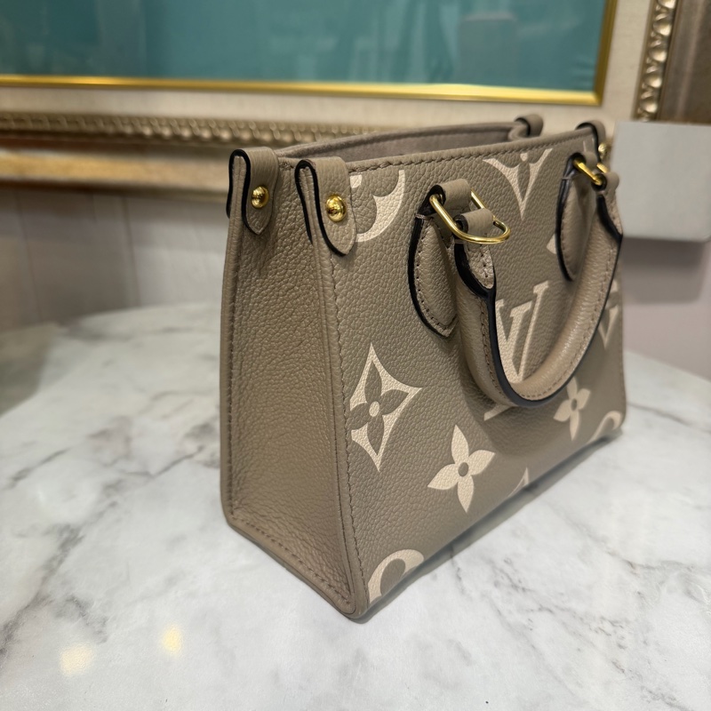 LV 斑鳩灰牛皮壓紋On the go BB金釦手提肩斜背托特包M47054-3