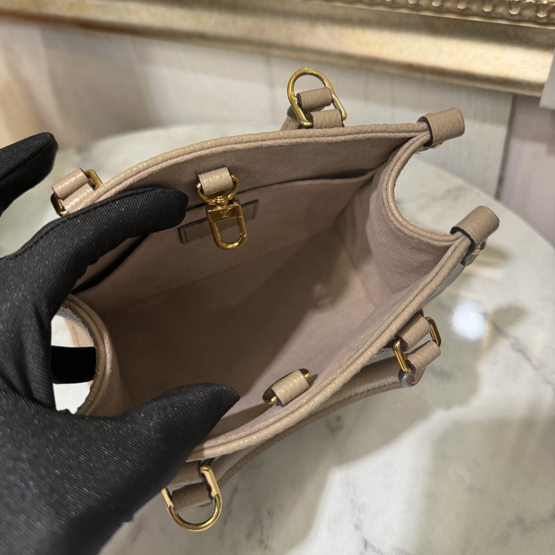 LV 斑鳩灰牛皮壓紋On the go BB金釦手提肩斜背托特包M47054-4