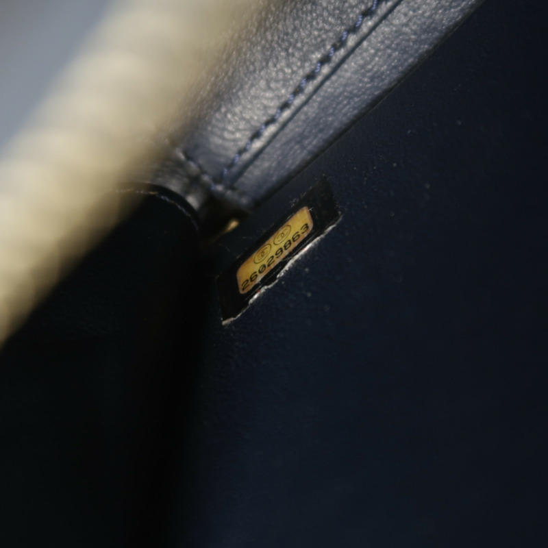 CHANEL 牛皮皮革Vanty Case Small鏈帶肩背袋-6