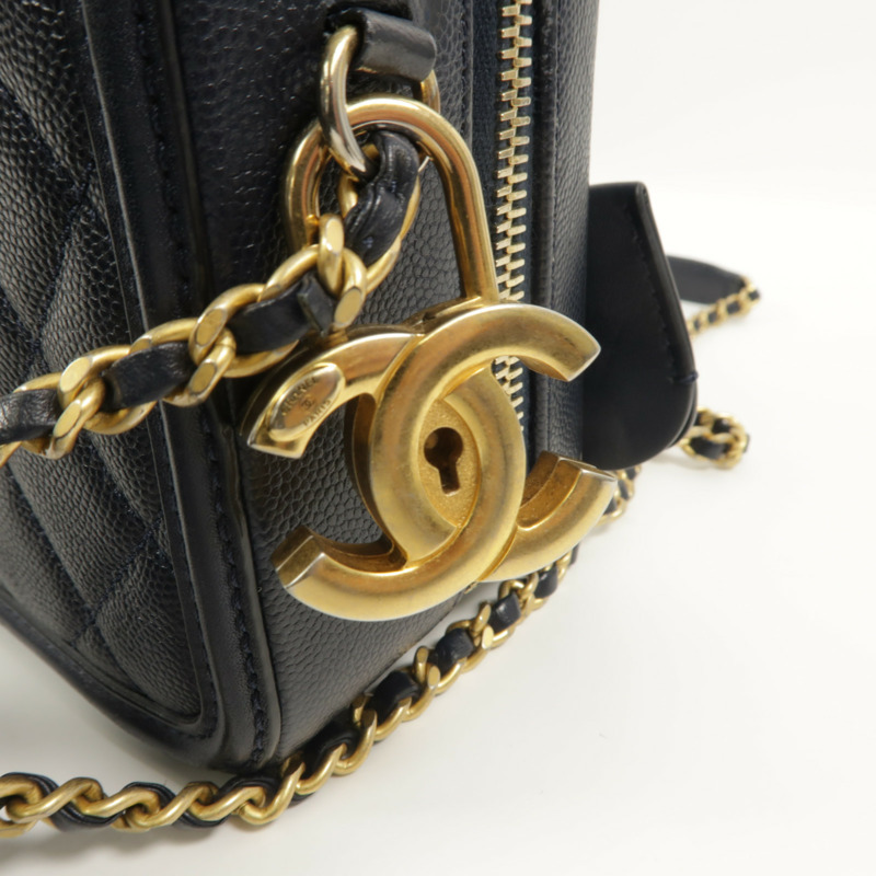 CHANEL 牛皮皮革Vanty Case Small鏈帶肩背袋-9