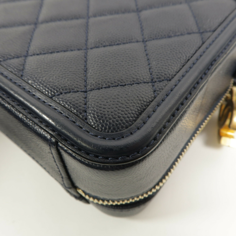 CHANEL 牛皮皮革Vanty Case Small鏈帶肩背袋-15