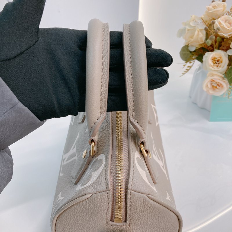 MS0691	Louis Vuitton 路易威登小號肩帶兩用包包 Speedy Bandouliere 20 Calfskin Giant Monogram-13