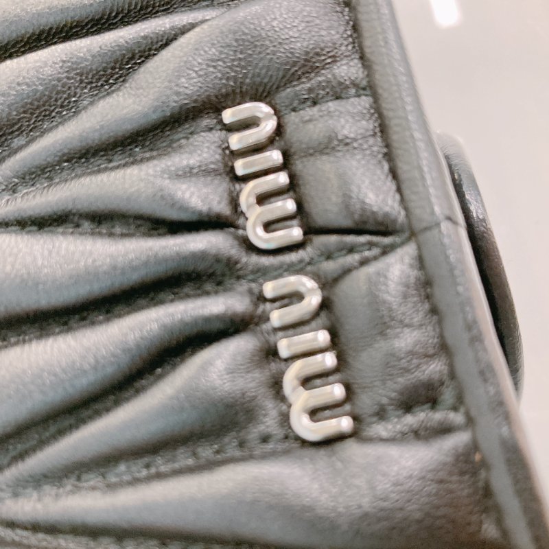 MS0693	Miu Miu 缪缪水晶扣鍊帶包包 Madras Crystal Shoulder Bag Calfskin-19