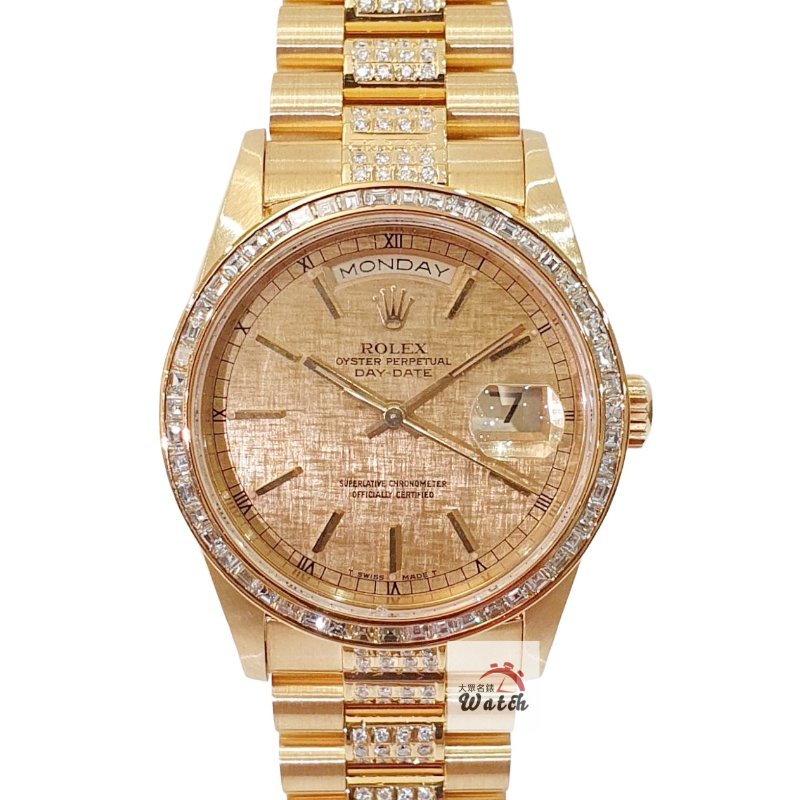 【大眾名錶】ROLEX 勞力士18238 Day-Date 蠔式18K 精鑲方鑽鑽圈 精鑲鑽帶 金色布紋T柱面盤 底蓋貼紙 大眾名錶G261-0