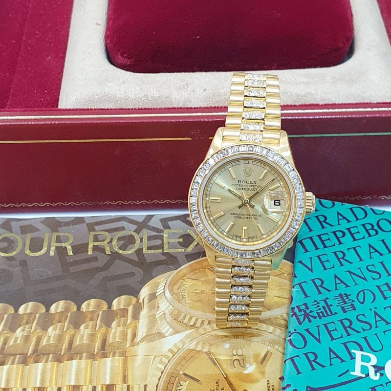 【大眾名錶】ROLEX 勞力士69178 Datejust 女錶蠔式18K 精鑲方鑽鑽圈 精鑲鑽帶 金色布紋T柱面盤 底蓋貼紙 大眾名錶G262-3