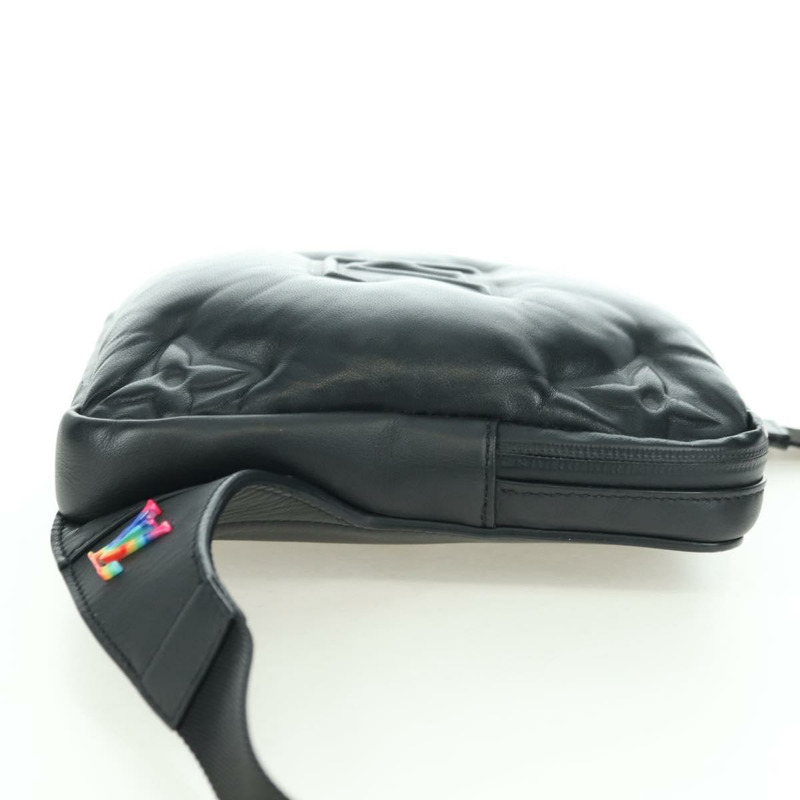 【日本直送】路易威登不對稱斜背包，羊皮材質，黑色，M68773，LV正品，YKZ1318SAM-3