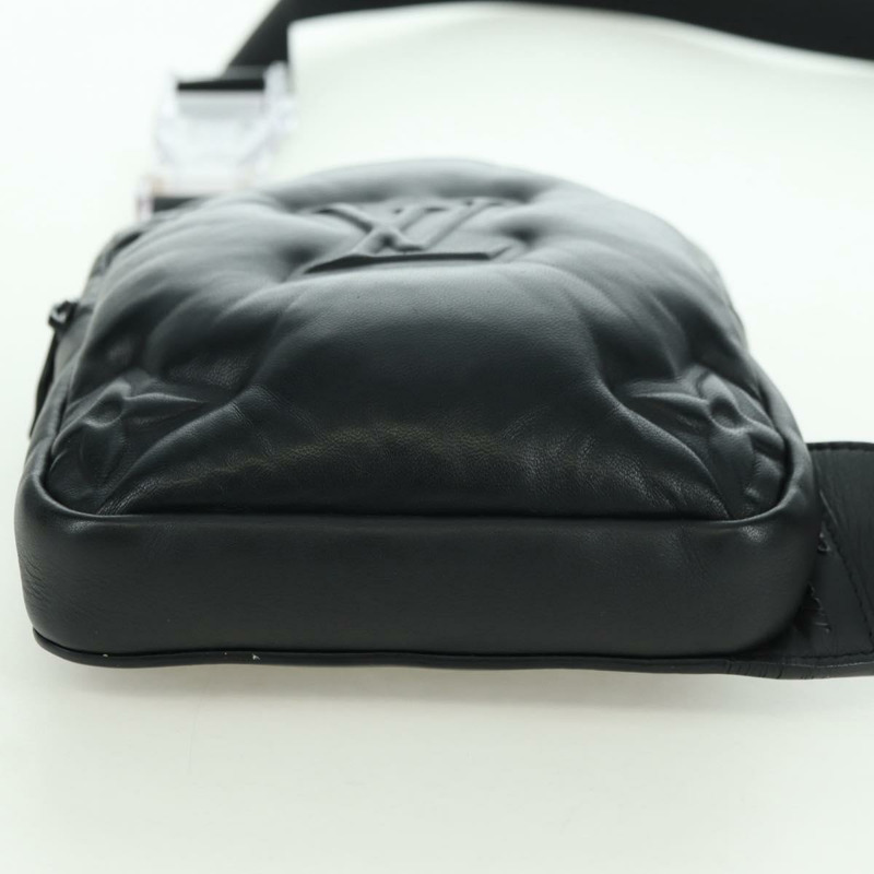 【日本直送】路易威登不對稱斜背包，羊皮材質，黑色，M68773，LV正品，YKZ1318SAM-4