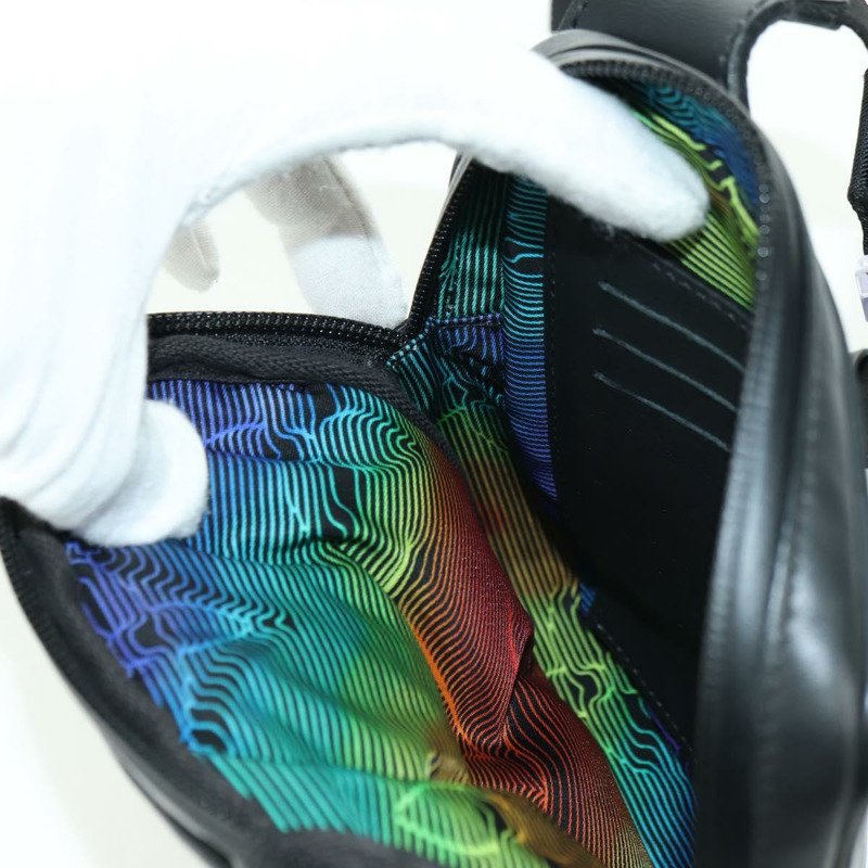 【日本直送】路易威登不對稱斜背包，羊皮材質，黑色，M68773，LV正品，YKZ1318SAM-21